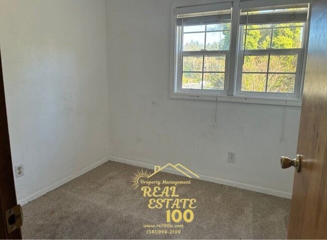 Foto del edificio - 2870 NE Hwy 101