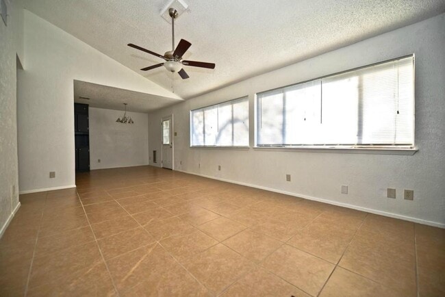 Building Photo - 1201 Westcott Dr
