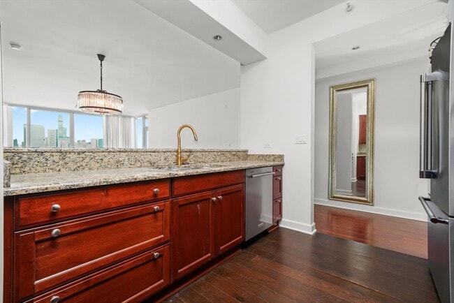 Building Photo - 1201 S Prairie Ave
