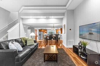 Building Photo - 14525 Damai Ln