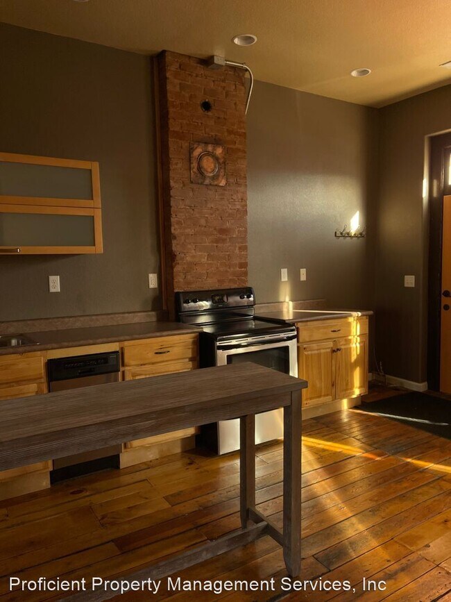 Building Photo - 1 br, 1 bath House - 414 Main St Apt 201