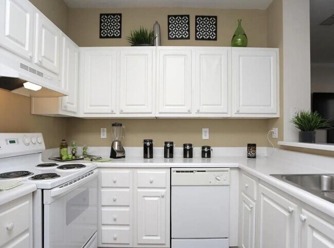 Building Photo - 1600 Blairs Bridge Rd