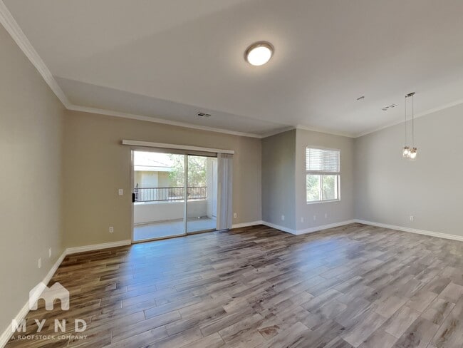 Building Photo - 900 Domnus Ln