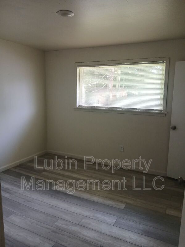 Foto del edificio - 3395 Mountain Terrace St
