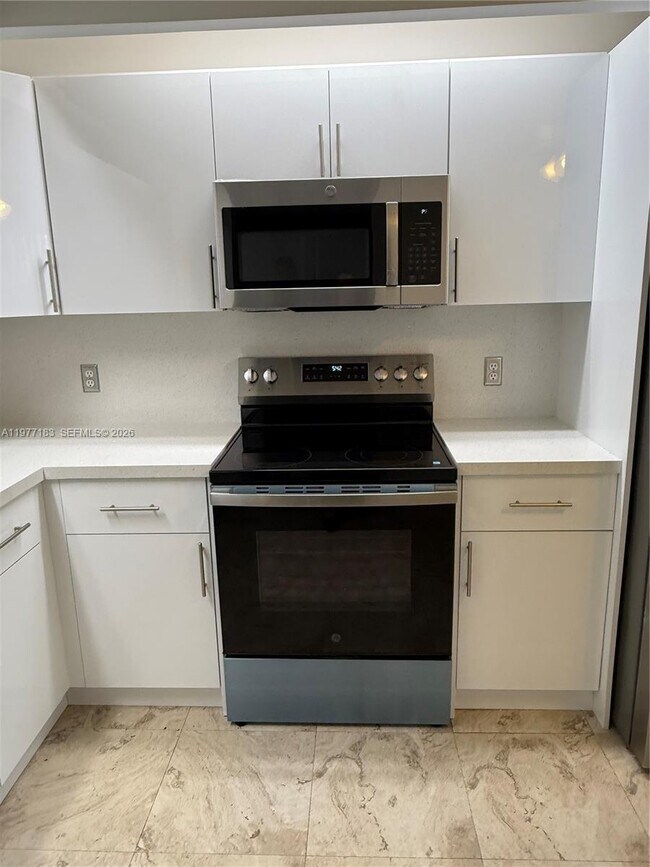 Foto del edificio - 550 SW 137th Ave