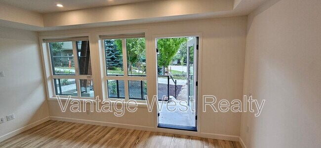 Photo du bâtiment - 630-630 Boynton Pl