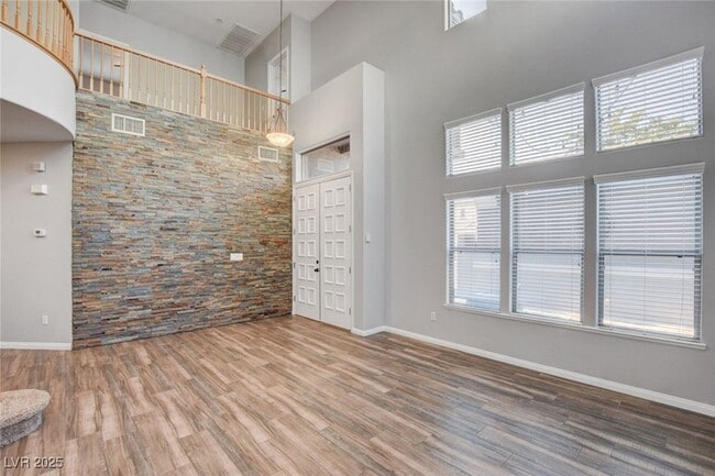 Building Photo - 5643 Almocita Ct