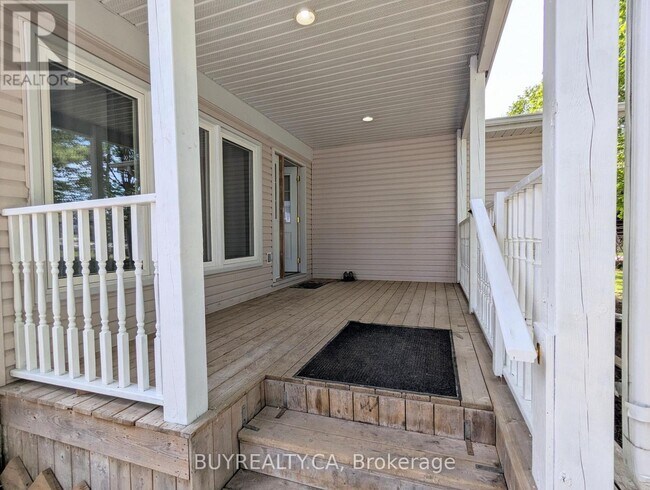 Building Photo - 865 Blackwoods Ave