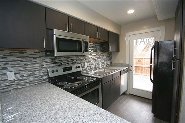 Primary Photo - 2101 Elmont Dr