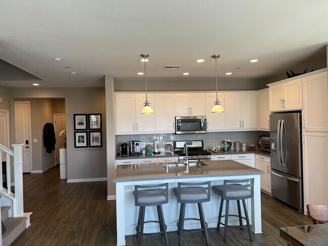 Building Photo - 16093 Veridian Cir