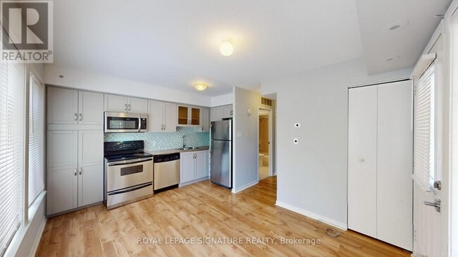 Photo du bâtiment - 50 Western Battery Rd