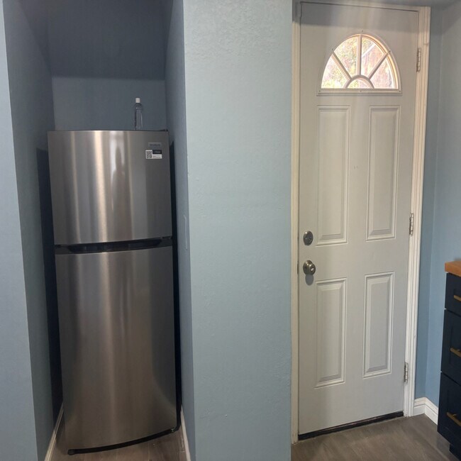 Foto del edificio - 5980 Cabral Ave