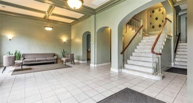 Foto del edificio - 4630 N Beacon St