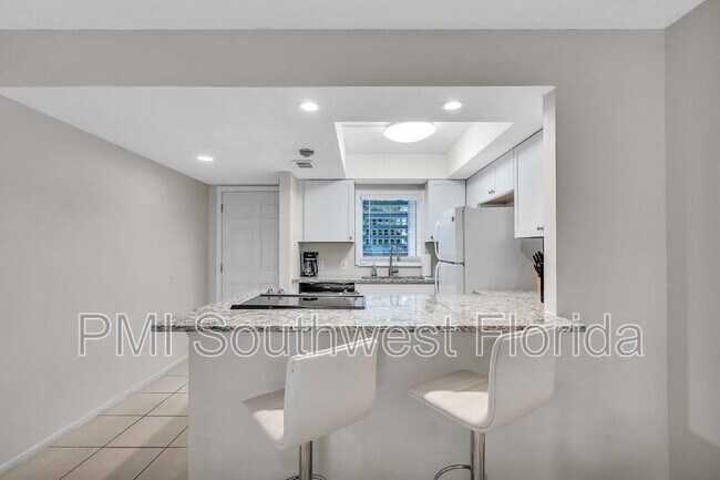 Foto del edificio - 1670 Laurel St
