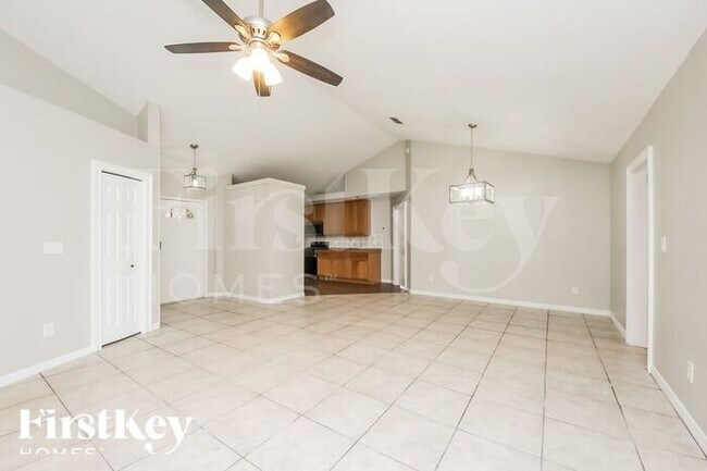 Foto del edificio - 1136 Creek Woods Circle