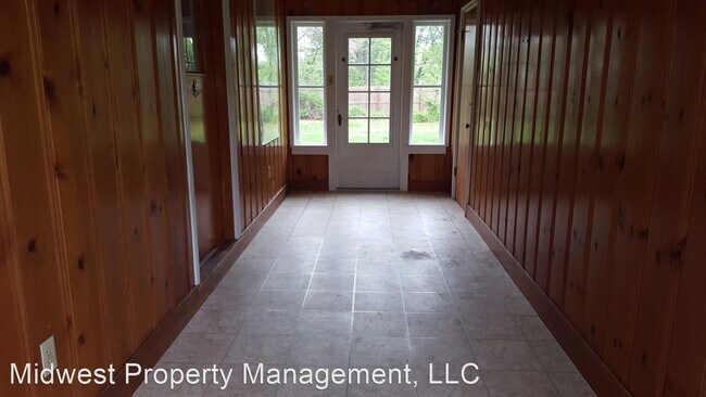 Building Photo - 3 br, 1 bath House - 201 Manor Dr.