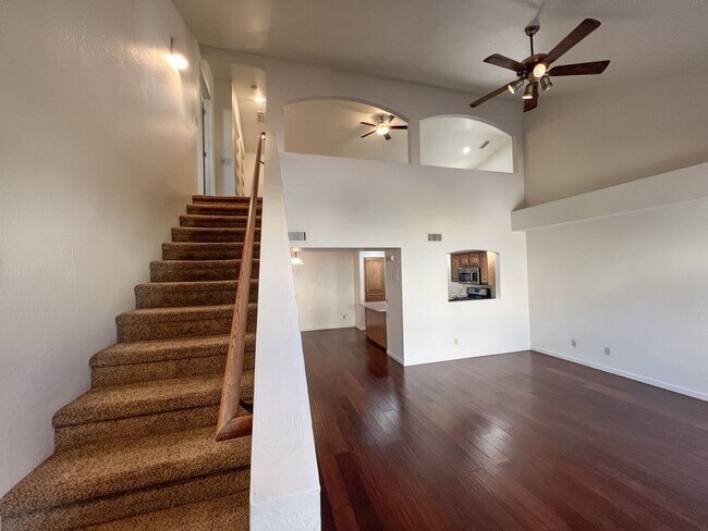 Foto del edificio - PRICE REDUCED !!!  PATIO HOME- COTTONWOOD-...
