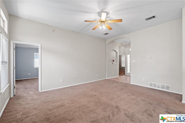 Building Photo - 1722 Bent Oak Dr