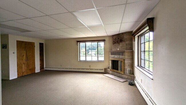 Building Photo - 123 W Colby St