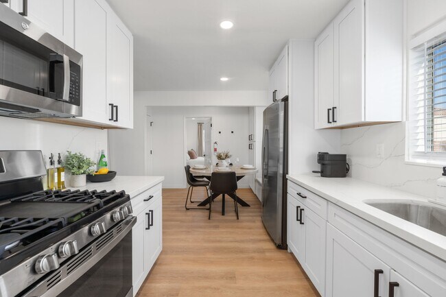 Foto del edificio - 4458-62 40th St
