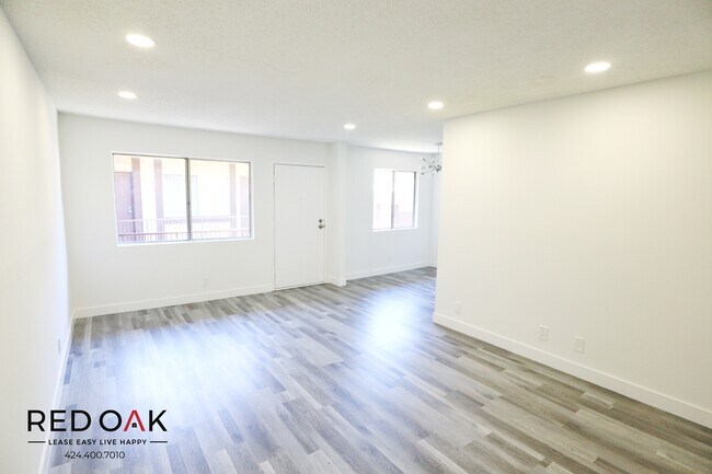 Foto del edificio - 14632 W Magnolia Blvd