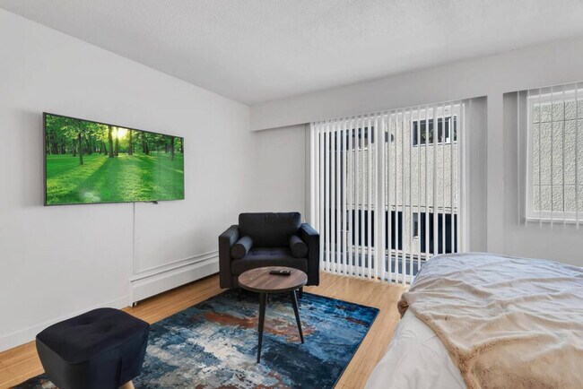 Photo du bâtiment - 1550 W 11th Ave