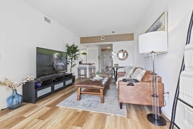 Foto del edificio - 2060 Greenview Shores Blvd