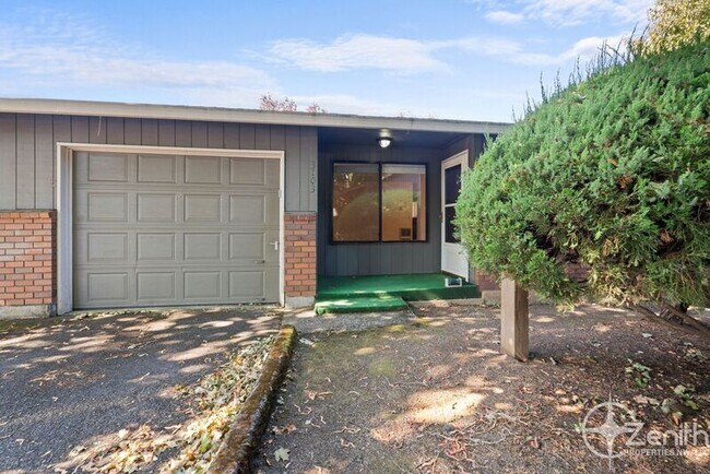 Foto del edificio - 3103 NE Whitman Ave