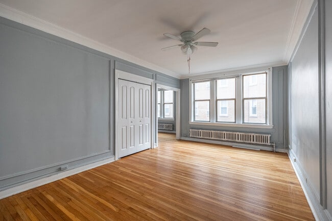 Foto del edificio - 1366 W Estes Ave