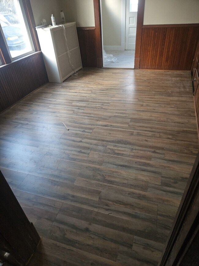 Foto del edificio - 305 E Leasure Ave