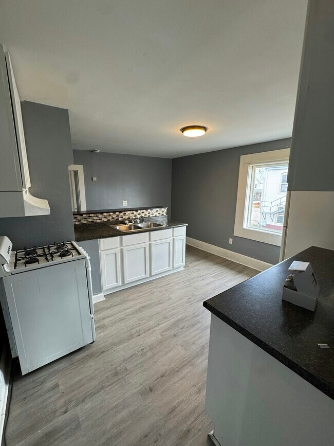 Foto del edificio - 2411 61st St