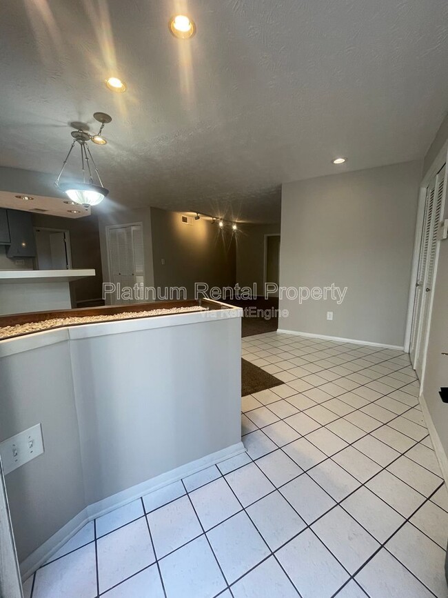 Building Photo - 402 Wynnes Ridge Cir SE