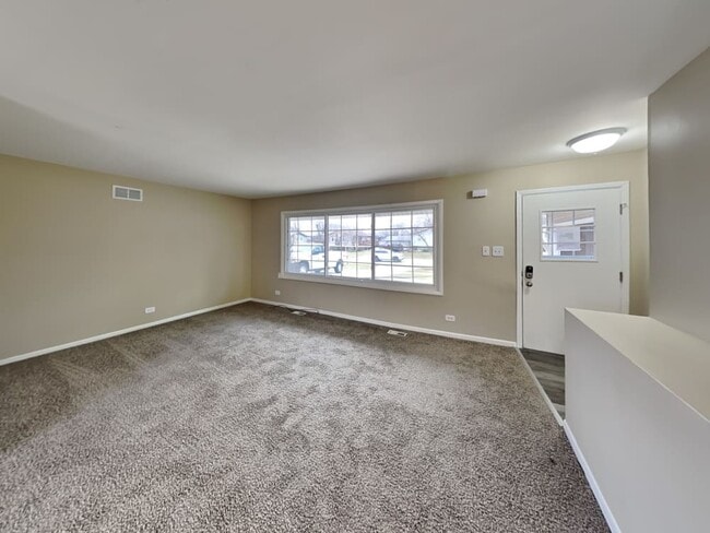 Building Photo - 3440 N Carnation Dr