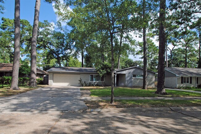 Foto del edificio - 10034 Cedardale Dr