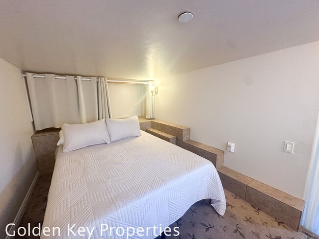 Foto del edificio - Spacious attached FURNISHED studio on private setting in Vista!