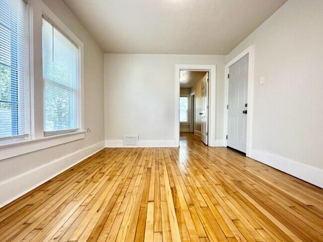 Foto del edificio - 1281 Elm St