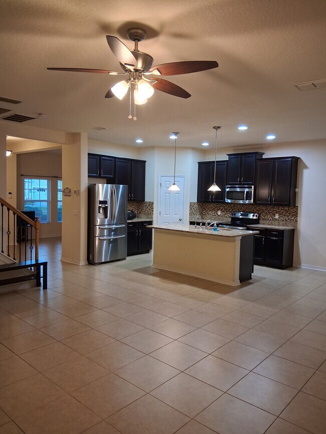 Foto del edificio - 2527 Tanner Ter