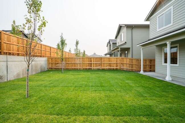 Foto del edificio - Fantastic 3-Bed, 2.5 Bath with 2-car garage!