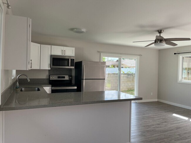 Foto del edificio - Kaneohe Duplex - Downstairs unit 2 bedrooms, 1.5 bath with 2 parking stalls - Avail now!