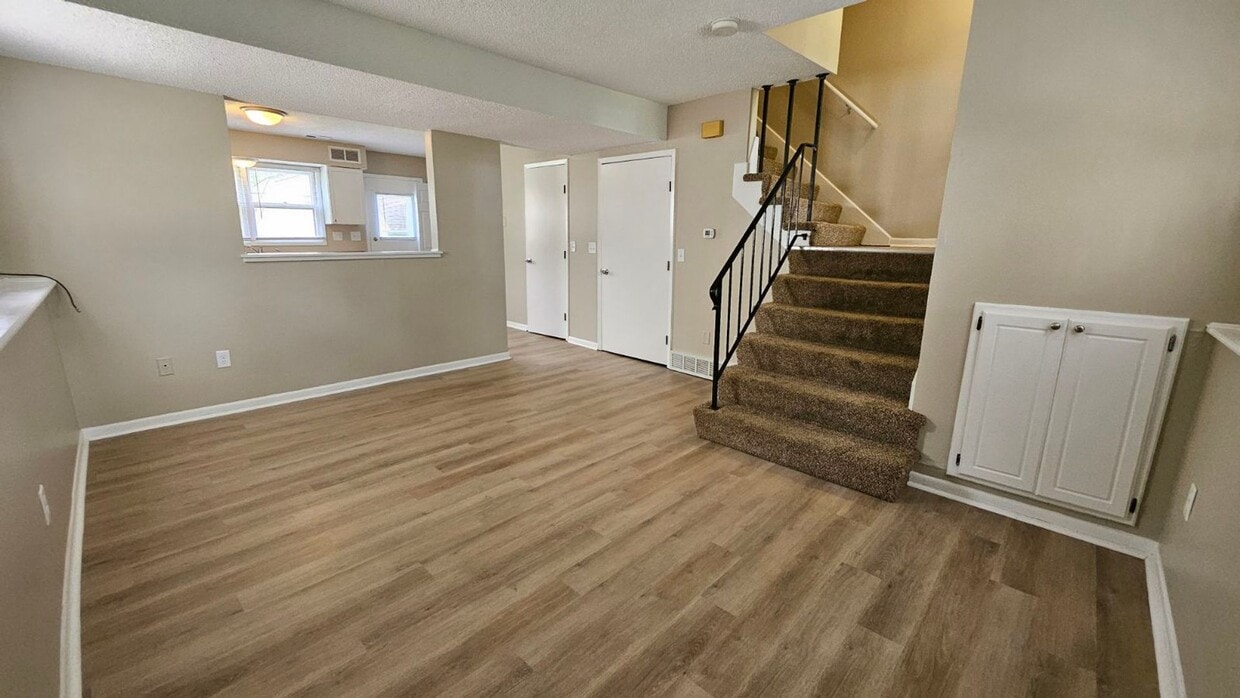 Primary Photo - 2018 E Caulder Ave