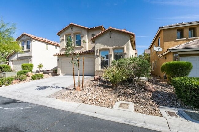 Building Photo - 4 Bedroom Renovated Home near Centennial a...