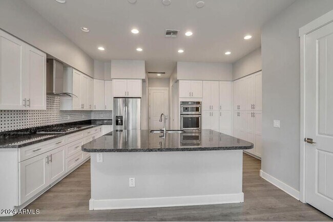 Foto del edificio - 1139 N Harold St