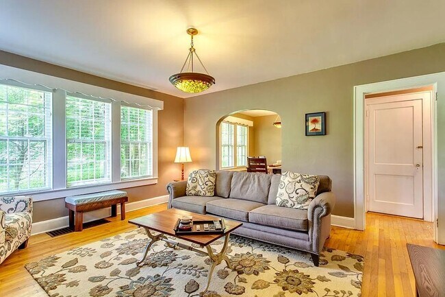 Foto del edificio - Charming 2 bedroom house in South Knox!