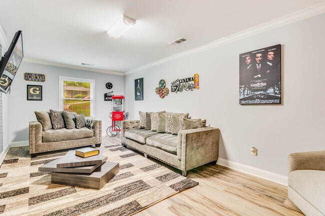 Building Photo - 2640 Casher Dr
