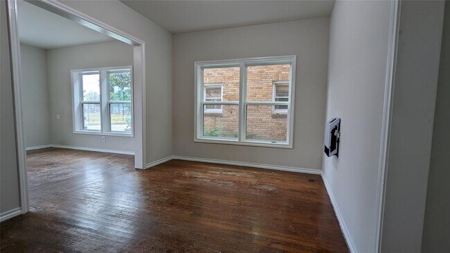 Foto del edificio - 5028 Stimson St