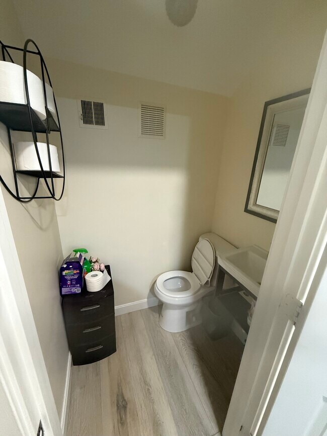 Foto del edificio - 11 Forest Ave