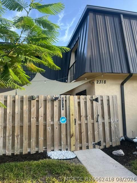 Building Photo - 2318 Waterside Dr