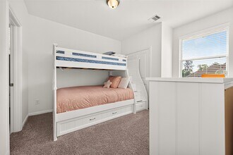 Building Photo - 632 Silver Pear Ct