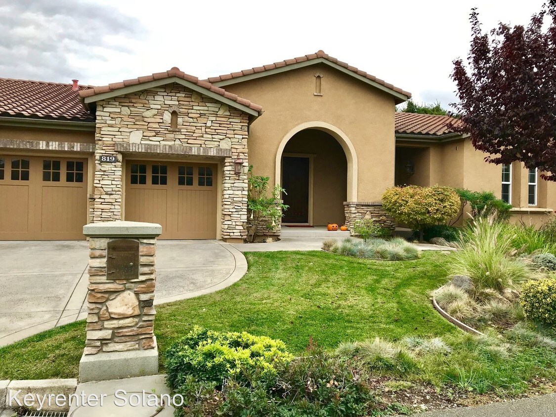 Foto principal - 819 Bayridge Pl
