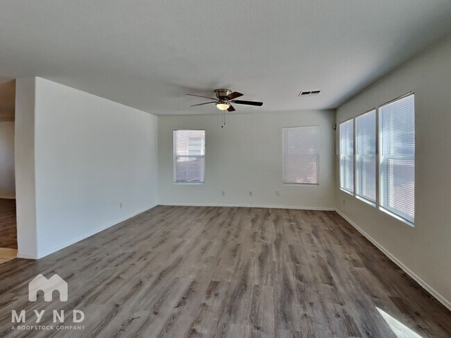 Foto del edificio - 13692 E Oxmoor Valley Dr